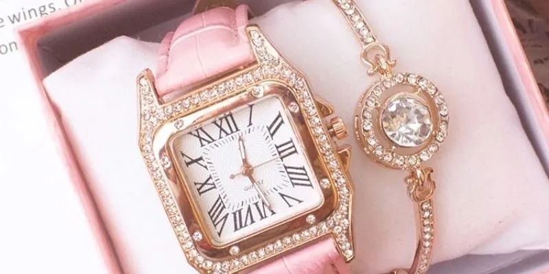 Bảo quản quà tặng tình yêu (vòng tay, hộp nhạc, đồng hồ cặp)